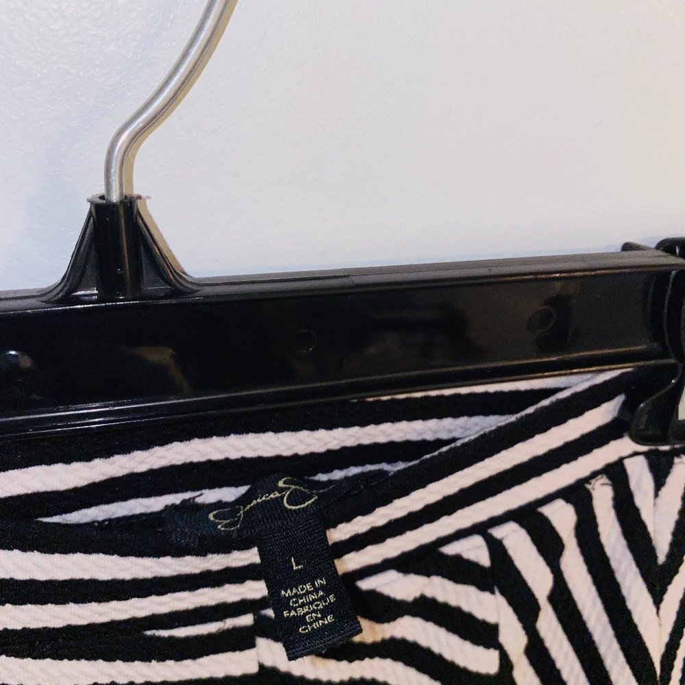 black and white striped skirt - Picture 4 of 5